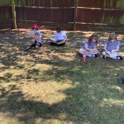 Y3 - READING TIME OUTSIDE